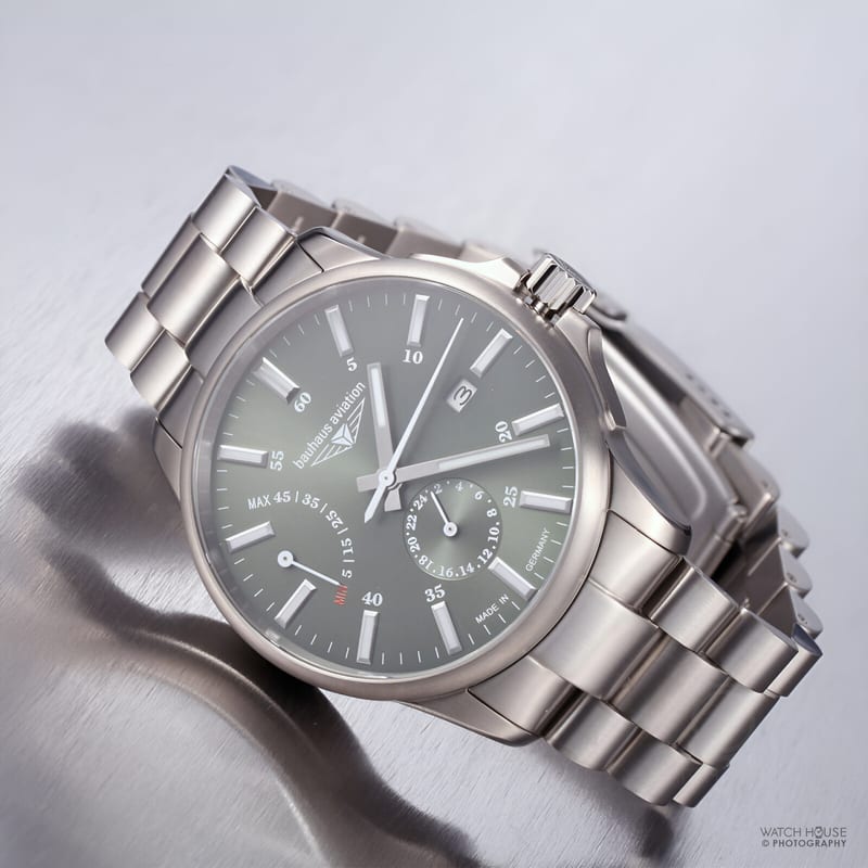 Bauhaus Aviation Automatisch Titanium Herenhorloge 42mm professional product photo ready to upload to shopify