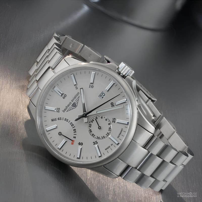 Bauhaus Aviation Automatisch Titanium Herenhorloge 42mm professional product photo ready to upload to shopify