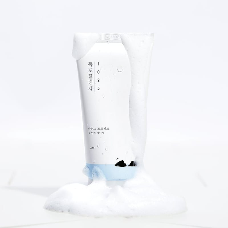 Round Lab 1025 DOKDO Cleanser 150ml professional product photo ready to upload to shopify