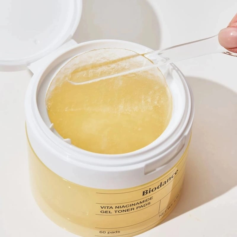 Vita Niacinamide Gel Toner Pad professional product photo ready to upload to shopify
